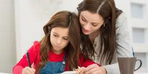 Stratégies parentales pour apprivoiser le stress et l'anxiété - Joël Monzée et collaborateurs